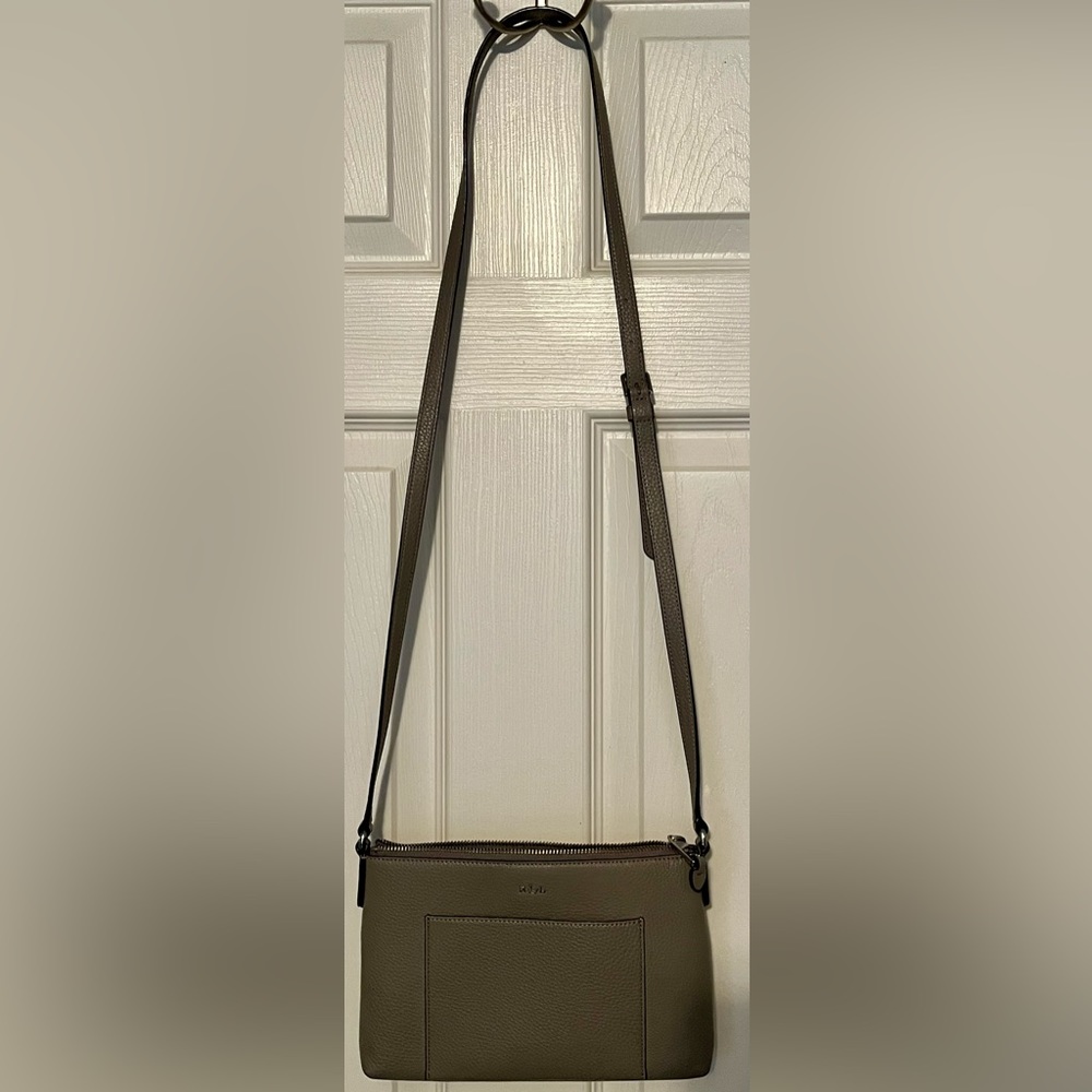 Ralph Lauren 👜 purse, gray pebbled leather with adjustable over shoulder strap - Picture 3 of 9
